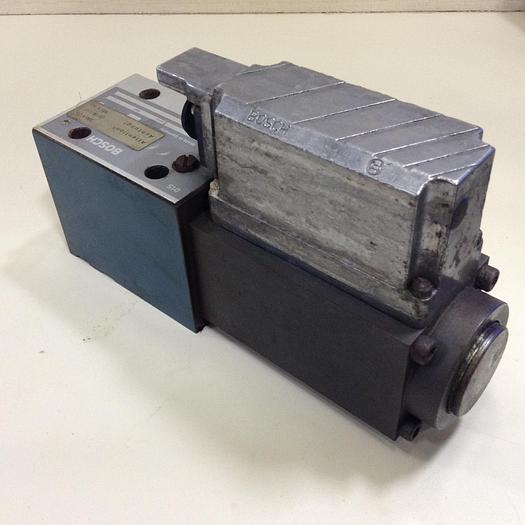 Used BOSCH Servo Valve 0 811 404 750 Used #85084