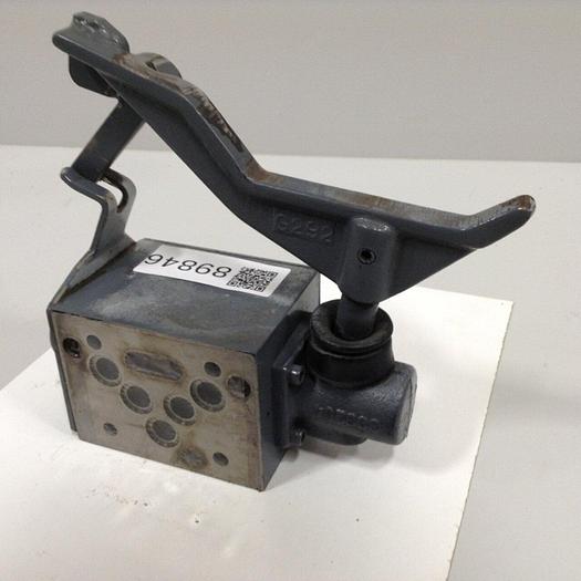 Used PARKER Directional Control Valve D3ML4B10X4384 #89846