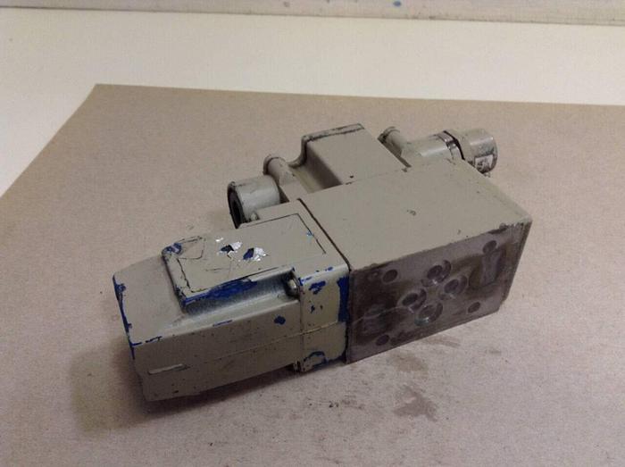 Used SPERRY VICKERS Valve DG4V30BPLT10LHJAS310 #67875