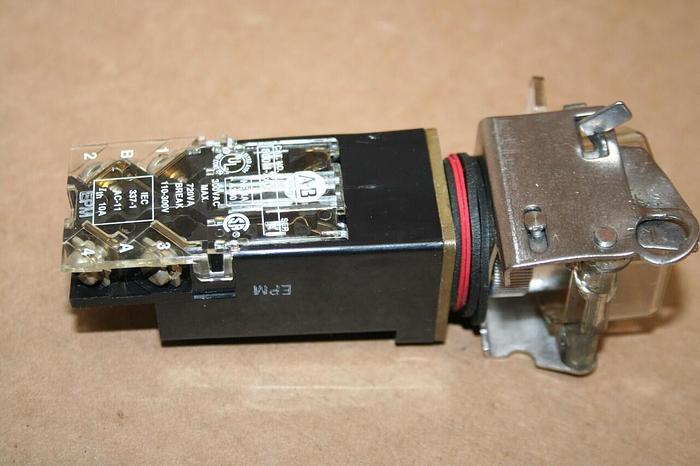 Used ALLEN BRADLEY Push Button 800MR-PA16S GREEN Used