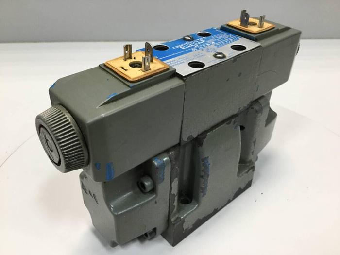 Used VICKERS Directional Control Valve DG5S52CTMUH721 #98819