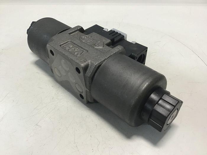 Used NACHI Valve SS-G03-CK52-GR-D2-J9832H #128572