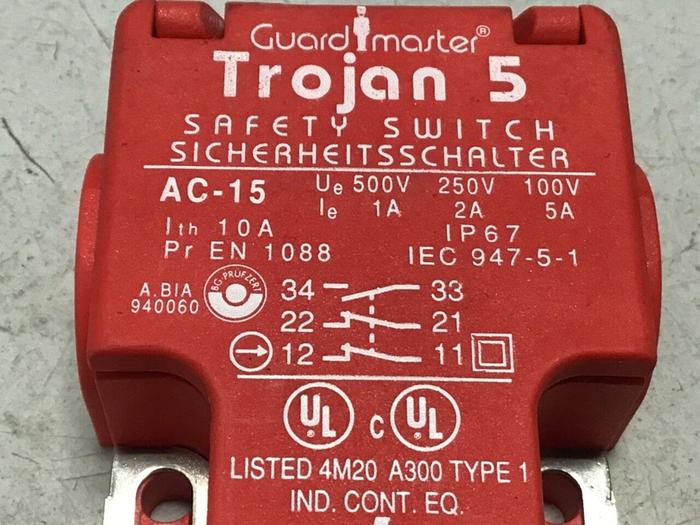 Used ALLEN BRADLEY Guardmaster Switch TROJAN 5 #121269