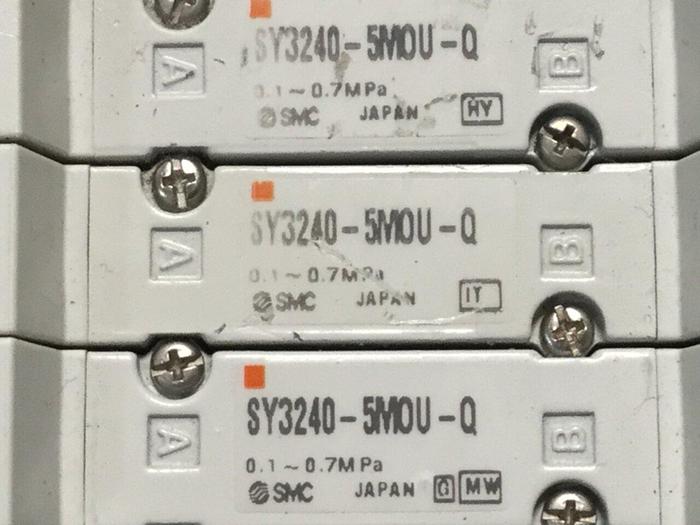 Used SMC Manifold w/ Valves SY3140-5M0U-Q #104310