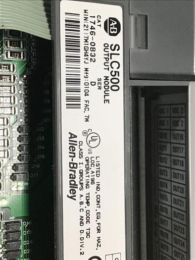 Used ALLEN BRADLEY Output Module 1746-OB32 SER D #129871