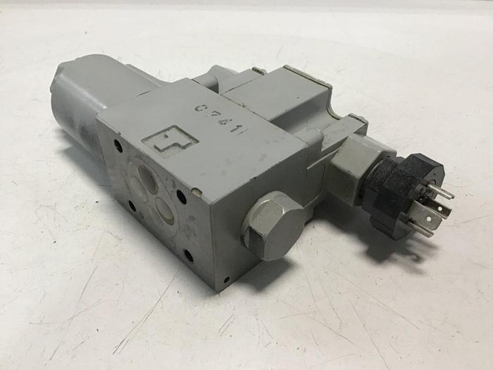 Used TOKIMEC Valve DG4V-3-33C-M-AP7-H-7-52 #126871