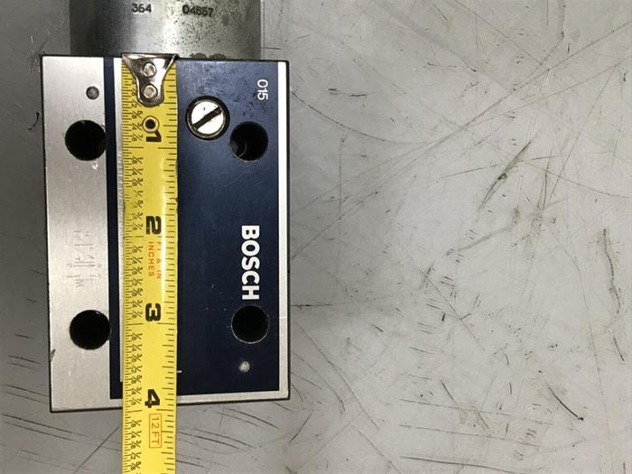 Used BOSCH Hydraulic Valve 0 810 001 825 #118221