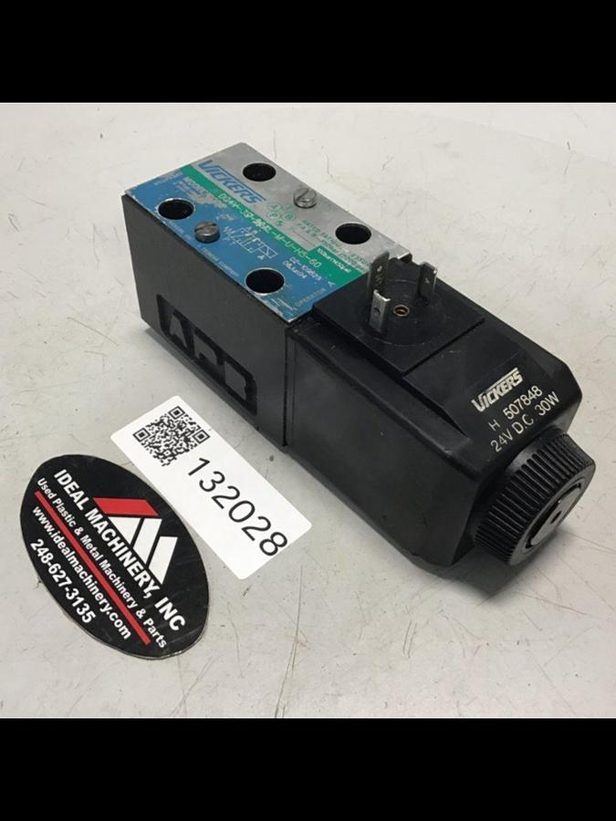 Used VICKERS Directional Valve DG4V-3S-22AL-M-U-H5-60 USED