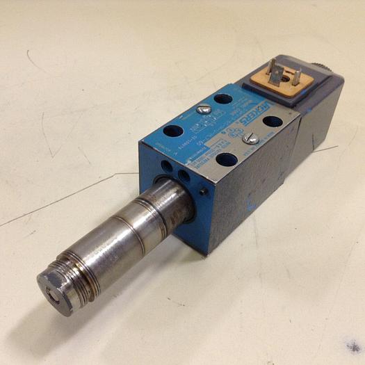 Used VICKERS Directional Valve DG4V-3-6C-M-U-HL7-60 Used
