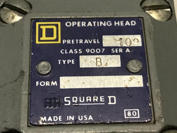 Used SQUARE D Limit Switch 9007-C52B2 #122021