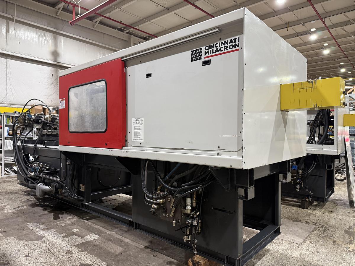 Used 2000 CINCINNATI MILACRON 310 Ton Injection Molding Machine MT310-22 USED #151844