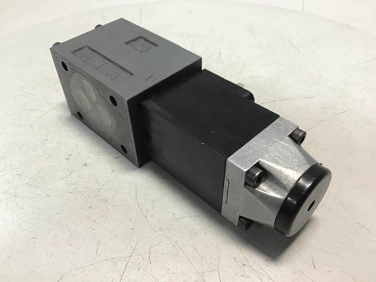 Used REXROTH Valve 4WE6GA53AG24N9Z4 USED