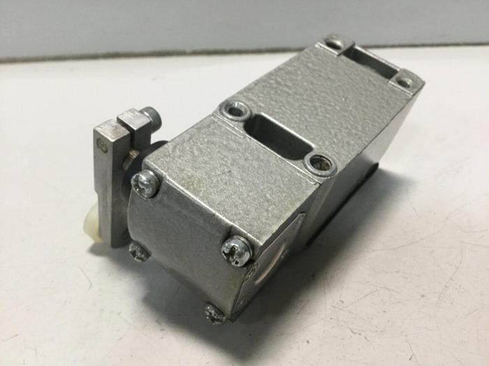 Used TELEMECANIQUE Limit Switch C3JK06 #110517