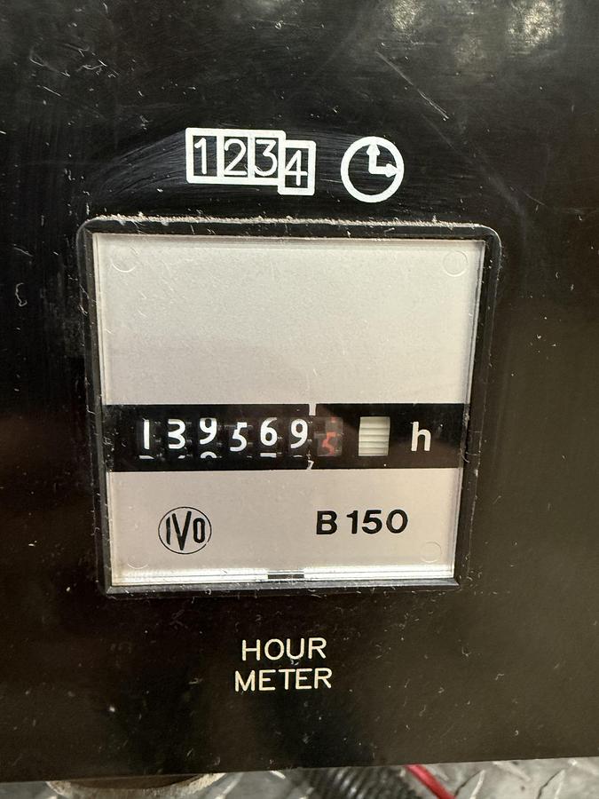 Used 2000 CINCINNATI MILACRON 310 Ton Injection Molding Machine MT310-22 USED #151848