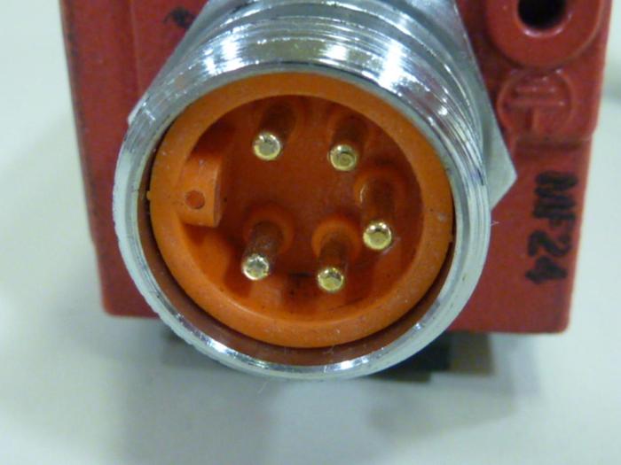 Used ALLEN BRADLEY Key Interlock Switch 802F-E60MS10-N5 SER A #50198