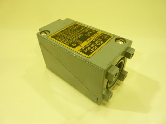 Used ALLEN BRADLEY Limit Switch 802T-APU SER F #43336