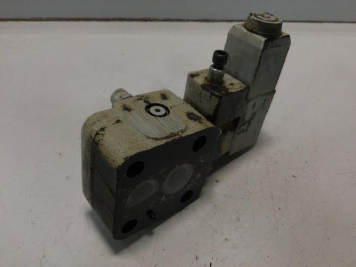 Used VICKERS Valve CG5060AFMUHL7110 #134283
