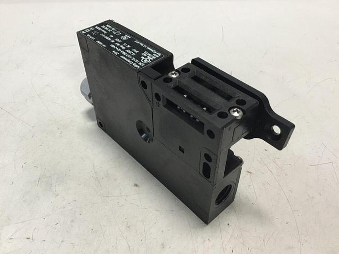 Used SCHMERSAL Safety Interlock Switch AZM 161CC-12/12RKA-024-2484 Used