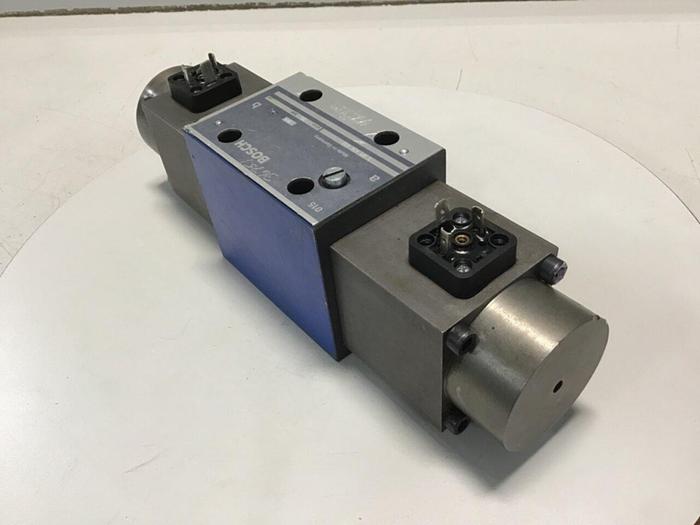 Used BOSCH Directional Valve 0 811 404 832 Used