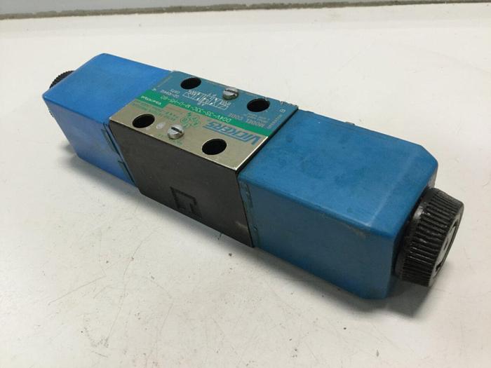 Used VICKERS Valve DG4V-3S-33C-M-U-H5-60 #110081