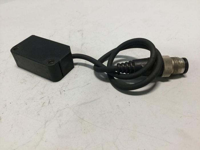 Used KEYENCE CORP Sensor w/ Cable PZ-M73P #109497