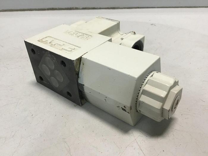 Used YUKEN Valve DSG-01-2B2-D24-5079-L USED