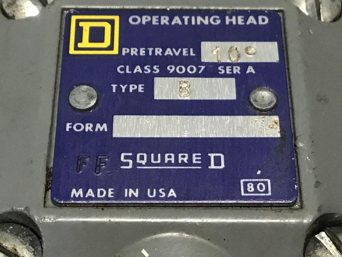 Used SQUARE D Limit Switch 9007-C52B2 #121719