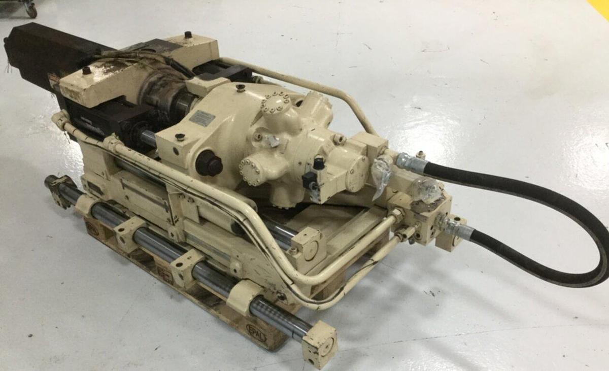 Used CINCINNATI MILACRON 17 Oz Injection Unit VT220-17 USED