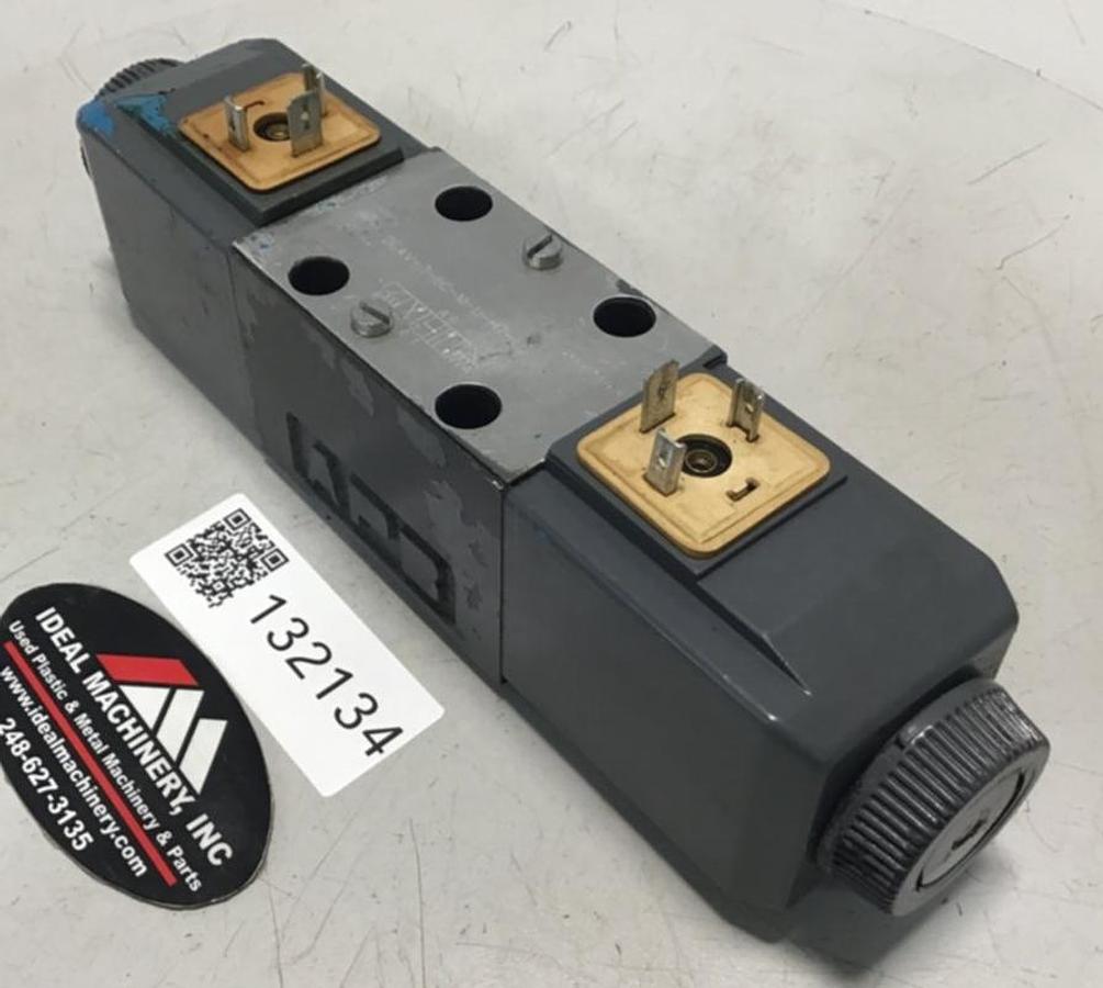 Used VICKERS Directional Valve DG4V-3-6C-M-U-H7-60 USED