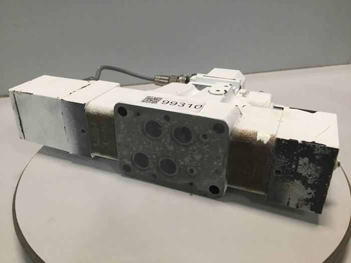 Used MOOG Servo Valve J662B120 Used USED