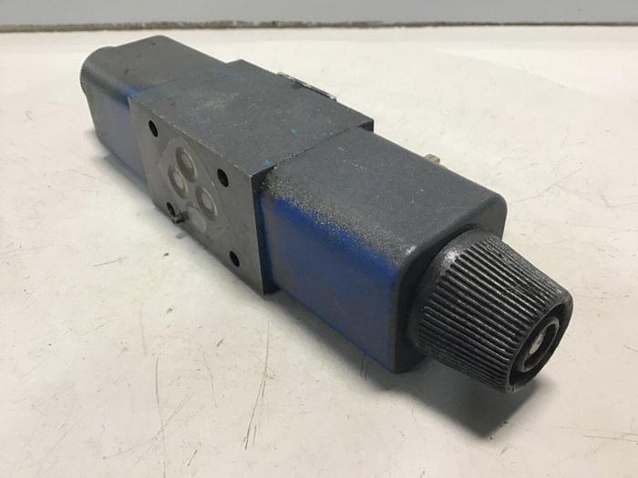 Used VICKERS Valve DG4V-3-6C-M-U-H-9-40 #132062