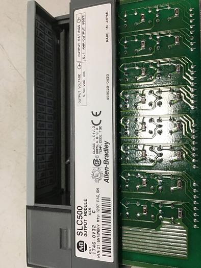 Used ALLEN BRADLEY Output Module 1746-OV32 SER C #122928