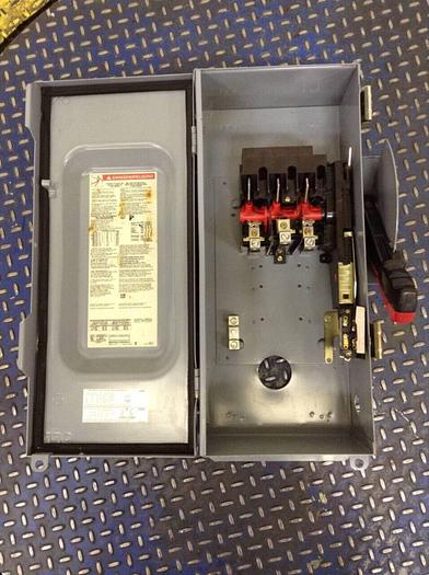 Used SQUARE D 100 Amp Safety Switch HU363AWKEI Used
