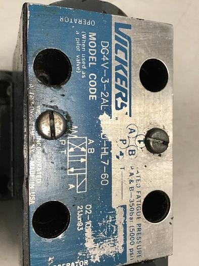 Used VICKERS Valves DG4V-3-2AL-M-U-HL7-60 #139696