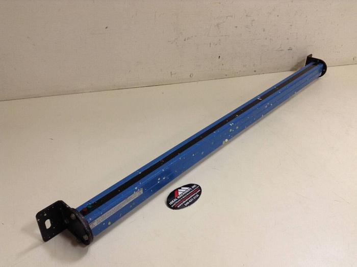 Used PINNACLE SYSTEMS INC Light Curtain Emitter MG-32-32-8K-AU-SC USED