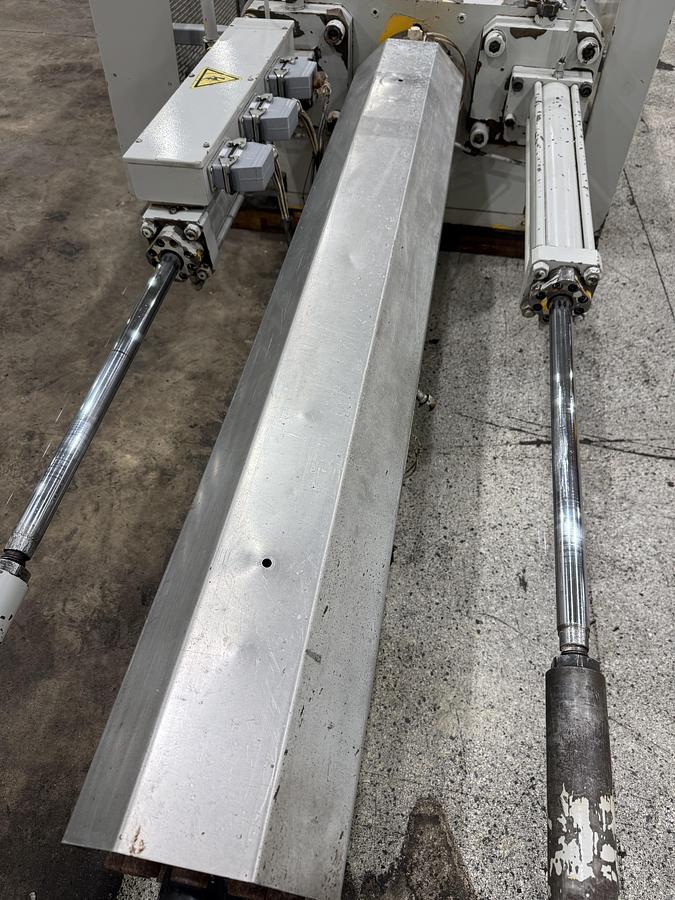Used INJECTION UNIT