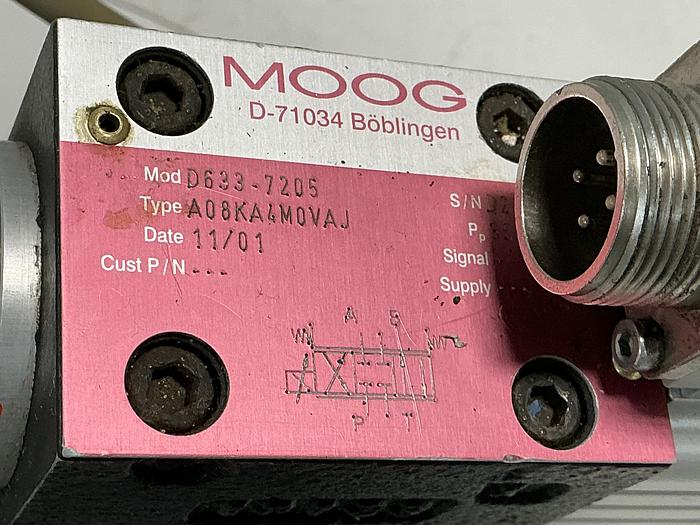 Used MOOG D633-7205
