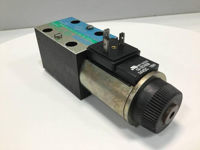 Used VICKERS Valve DG4V3S22AMUHL760EN490 Used