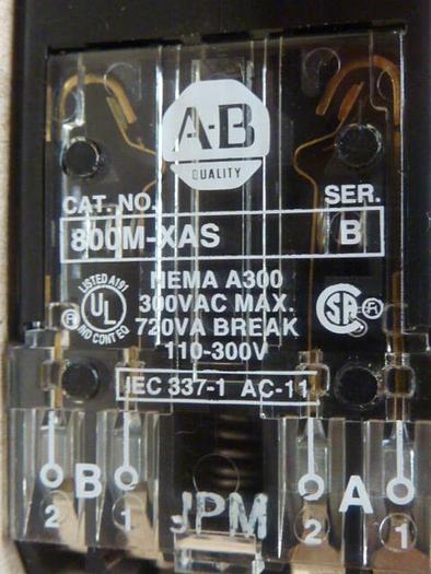 Used ALLEN BRADLEY Push Button 800MR-QA24S AMBER #30417