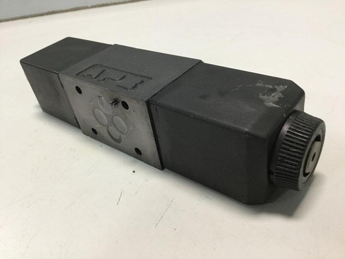 Used VICKERS Valve DG4V-3S-33C-M-U-H5-60 #111272