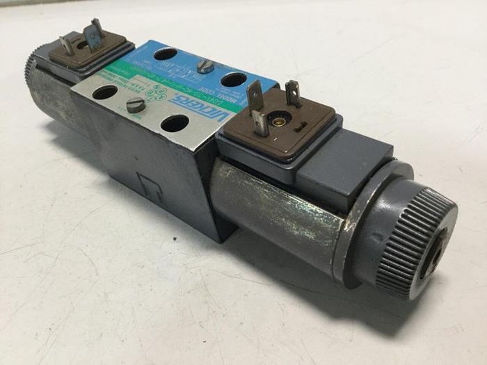 Used VICKERS Solenoid Valve DG4V-3S-6C-M-U-HL7-60-EN490 Used