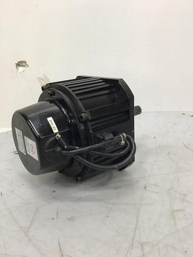 Used YASKAWA AC Servo Motor SGMDH-06A2A-YR13 Used