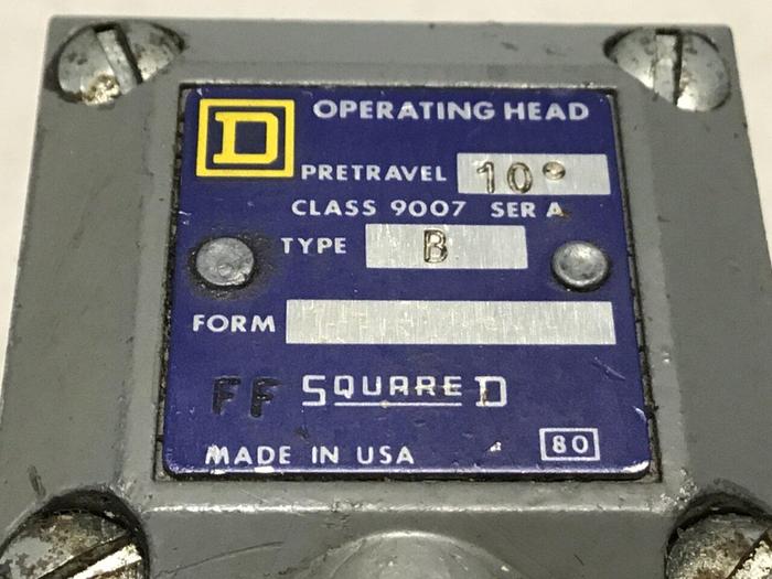 Used SQUARE D Limit Switch 9007-C52B2 #121721