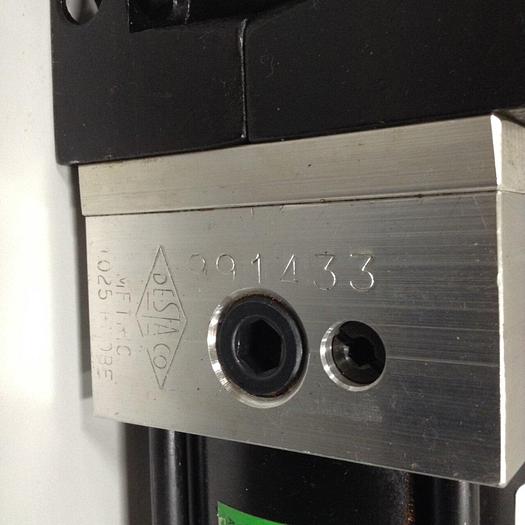 Used DESTACO Pneumatic Hold Clamp 991MAR-030M-90A-57-22-DS #90068