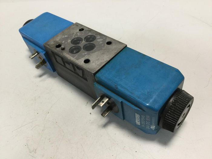 Used VICKERS Valve DG4V-3S-33C-M-U-H5-60 #110081
