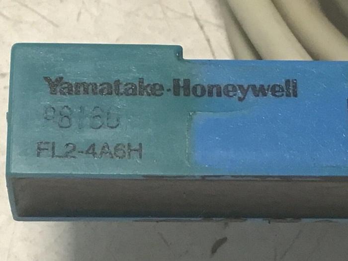 Used YAMATAKE Proximity Switch FL2-4A6H #128259