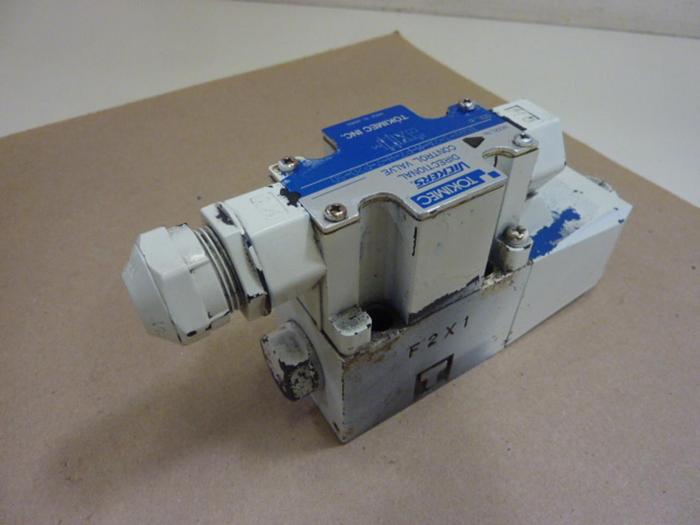 Used VICKERS Directional Control Valve DG4V32AMP7H7P2050 #64576