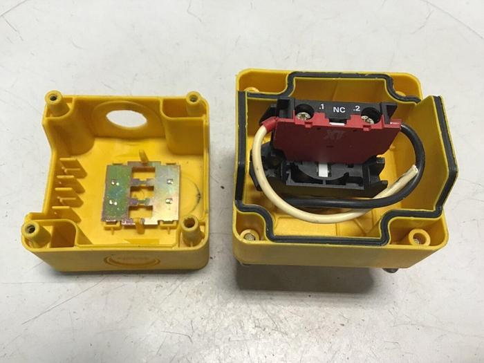 Used ALLEN BRADLEY Emergency Stop Button 800E-1PY #122553