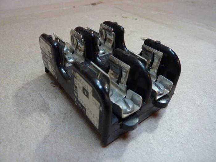Used TAYLOR FUSE 30 Amp Fuse Holder 20317 #29956 DNL SCRAPPED