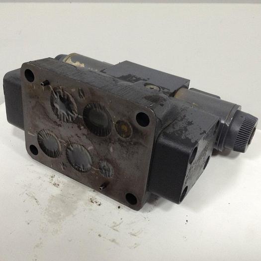 Used VICKERS Valve DG5S4-0431C-E-T-M-U-HL7-B13-60-EN502 #89853